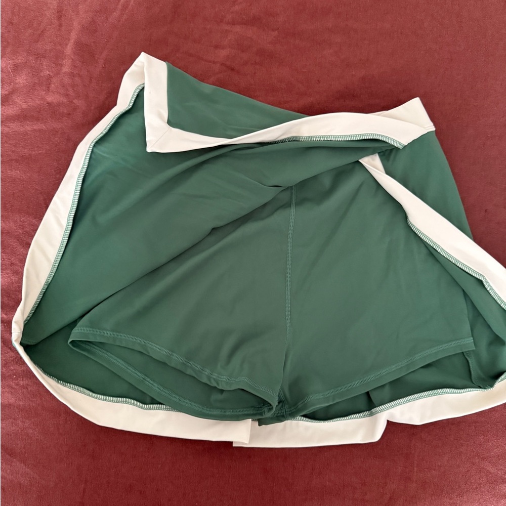 SET Active Green and White Halter Crop Top with Matching Skirt - Picture 5 of 6